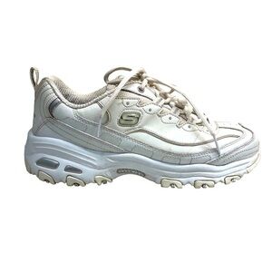 SKECHERS D’Lites - Fresh Start White Size 9